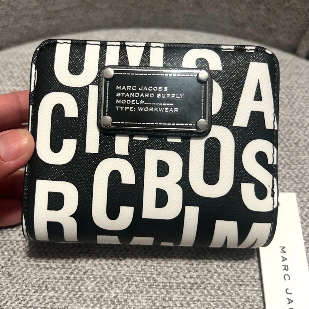 Marc Jacobs Wallet - Picture 1 of 5